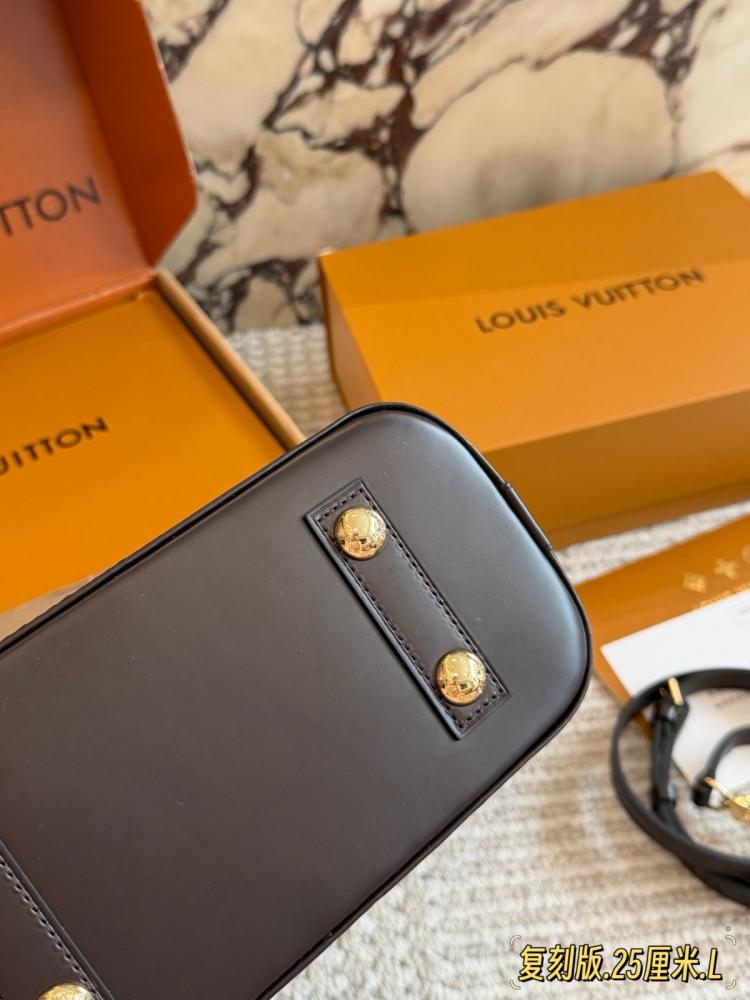 شنطه LV