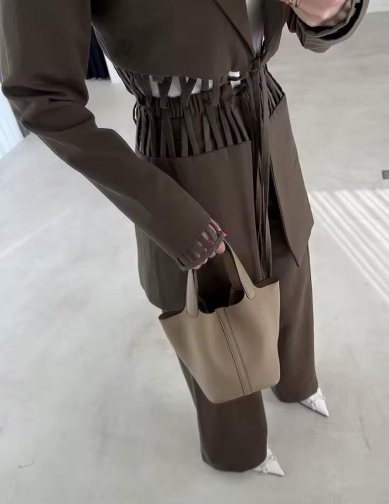 بدلة نسائية هاي كوالتي