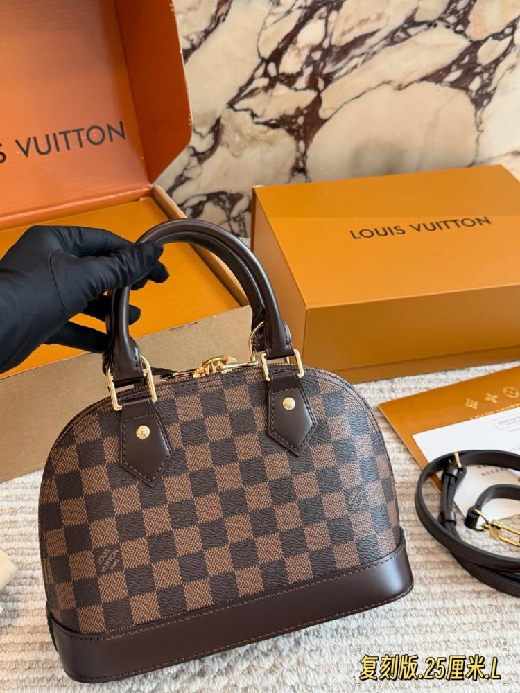 شنطه LV