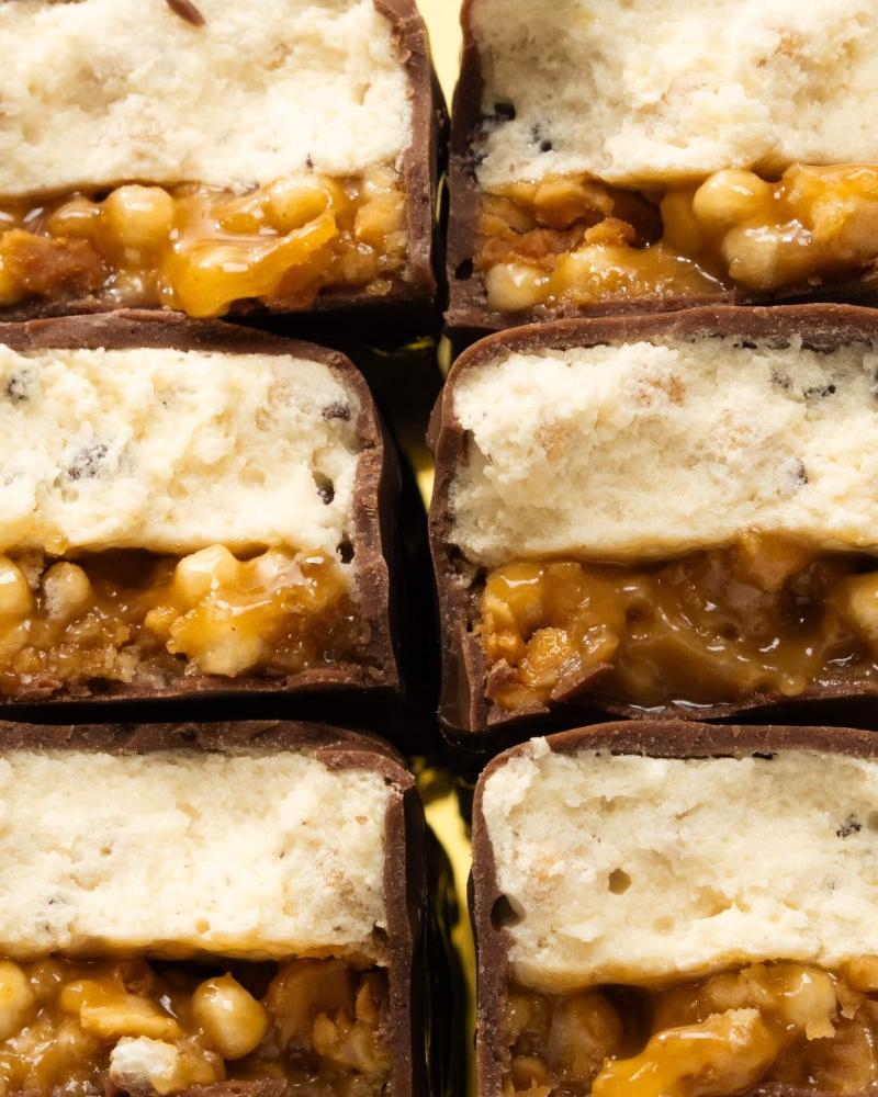 باربلز بروتين بار سوفت بينت كلاود 55 جم - Barebells Protein Bar Soft Peanut Cloud 55 g