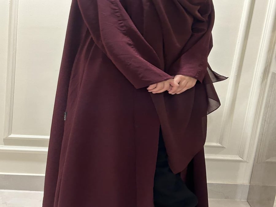 (عباية كيان) كريب  برغندي تفصيل ممتاز