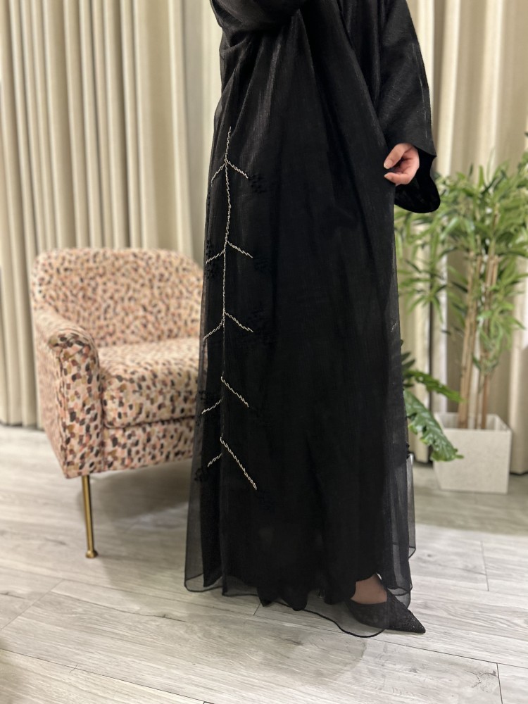 عباية خلود ) بطبقة تاعمة من الاونجنزا مطرزه بالجوانب