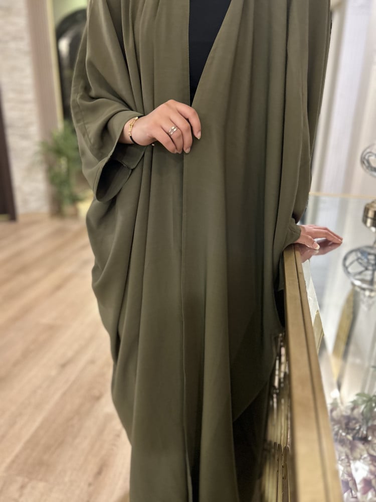 عباية لون زيتي فاتح