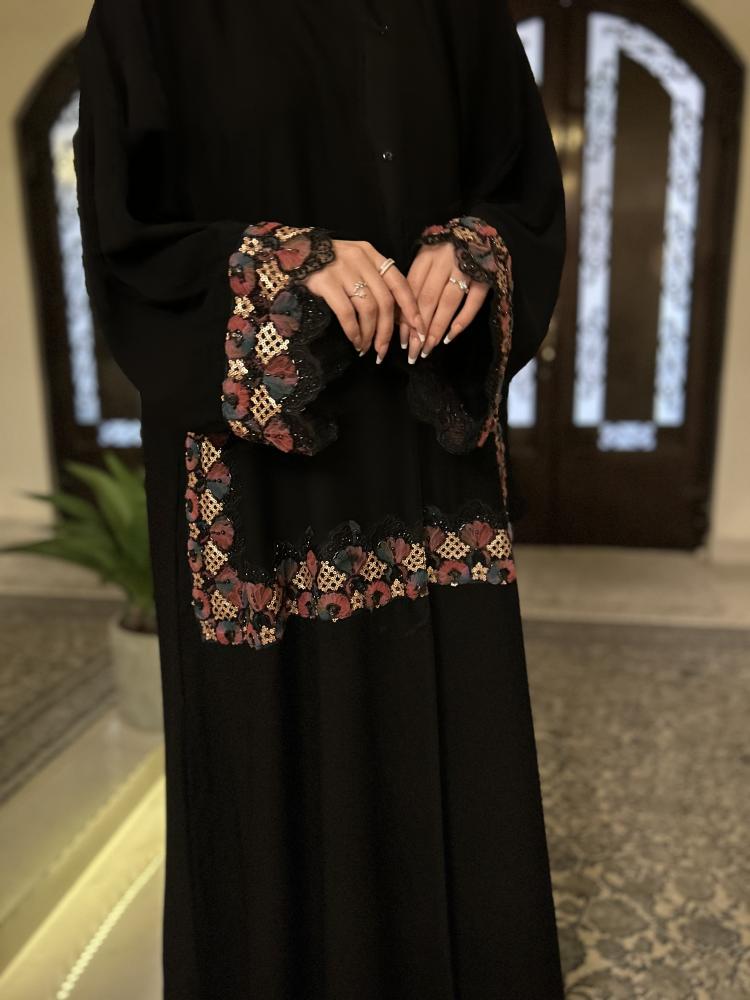 عباية لميس