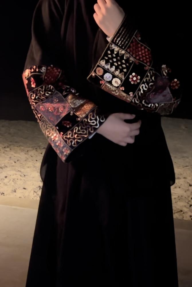 عباية سيلين ) بتدخيلة انيقة