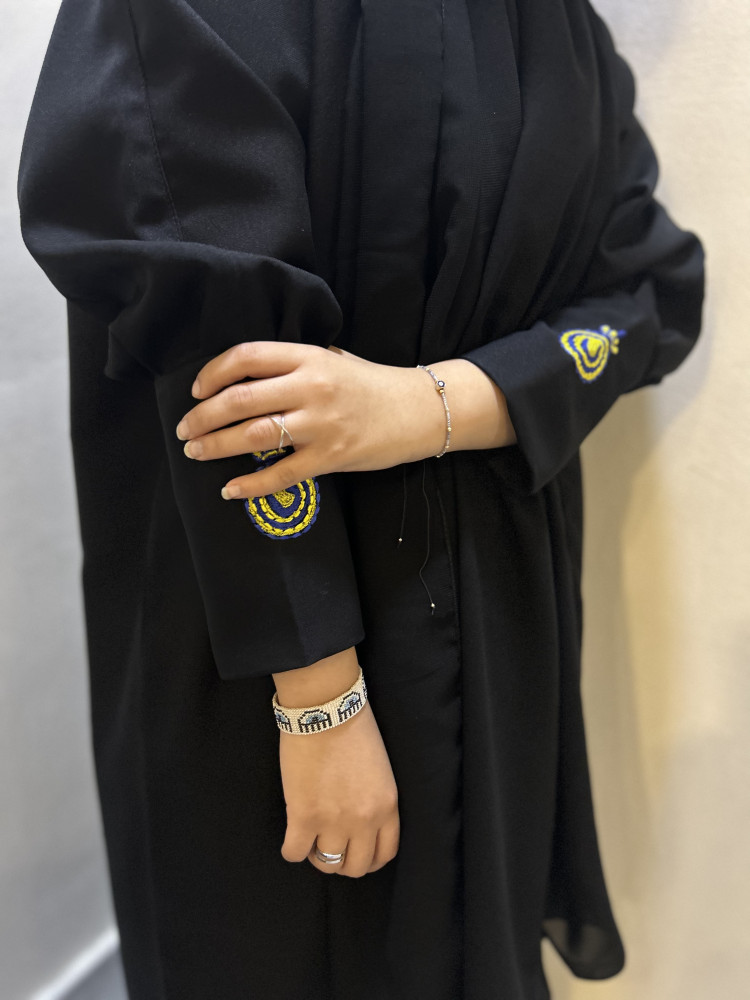 عباية النصر متوفر لونين اسود وكحلي
