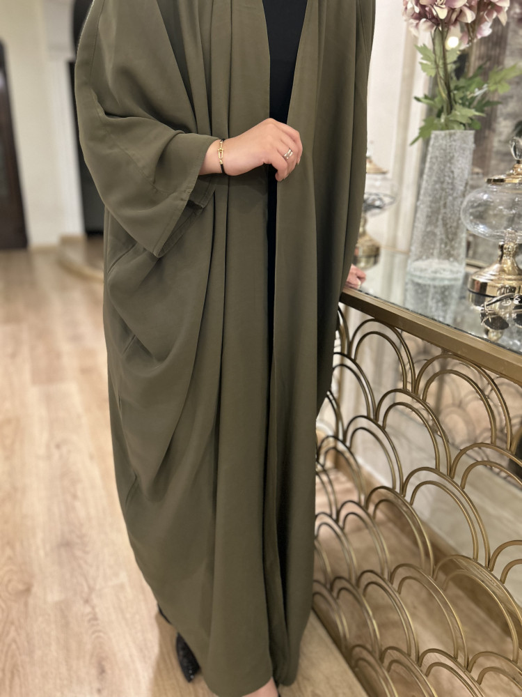 عباية لون زيتي فاتح