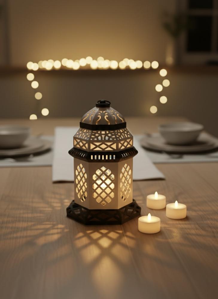 فانوس رمضان أنيق مع 3 شموع LED – ديكور رمضاني بإضاءة دافئة وآمنة