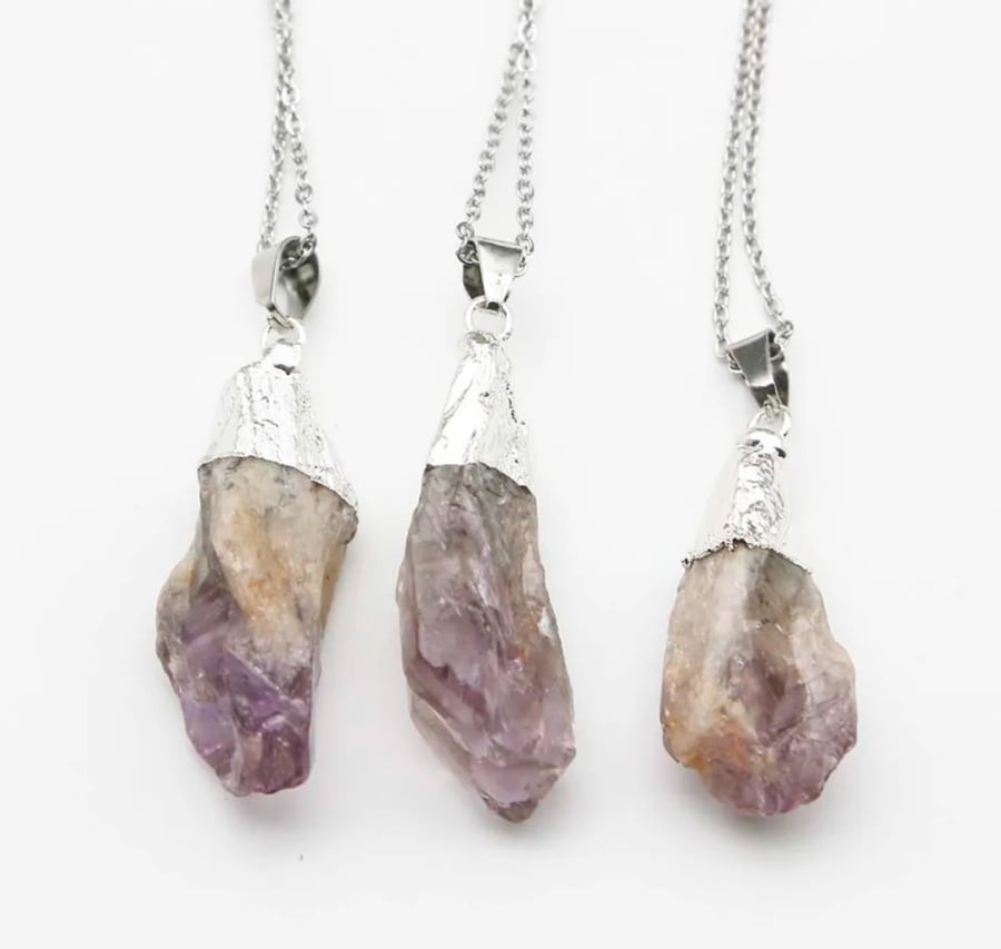 قلادة من حجر جشمت الامثيست  ( Amethyst )