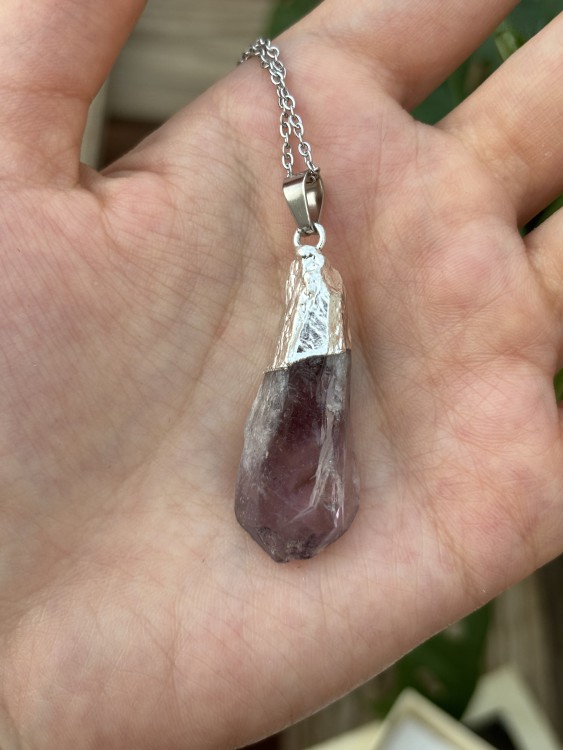 قلادة من حجر جشمت الامثيست  ( Amethyst )