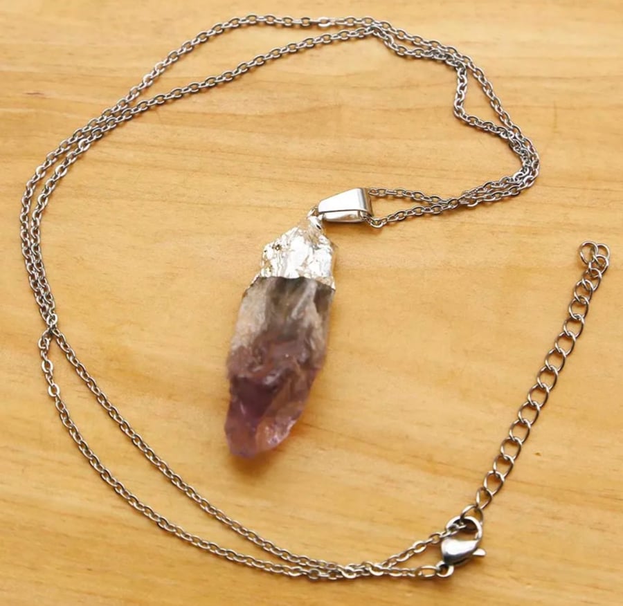 قلادة من حجر جشمت الامثيست  ( Amethyst )