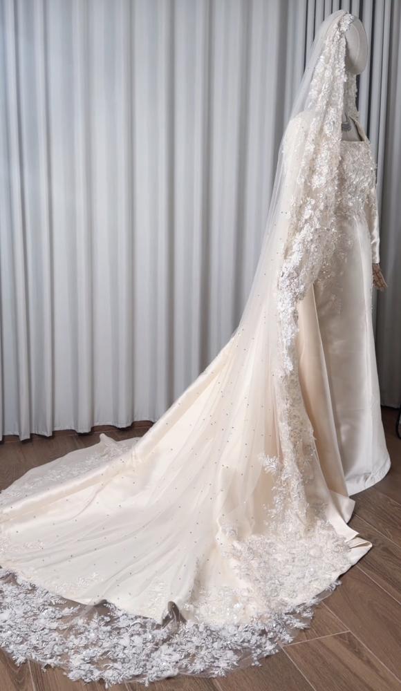Bridal dress