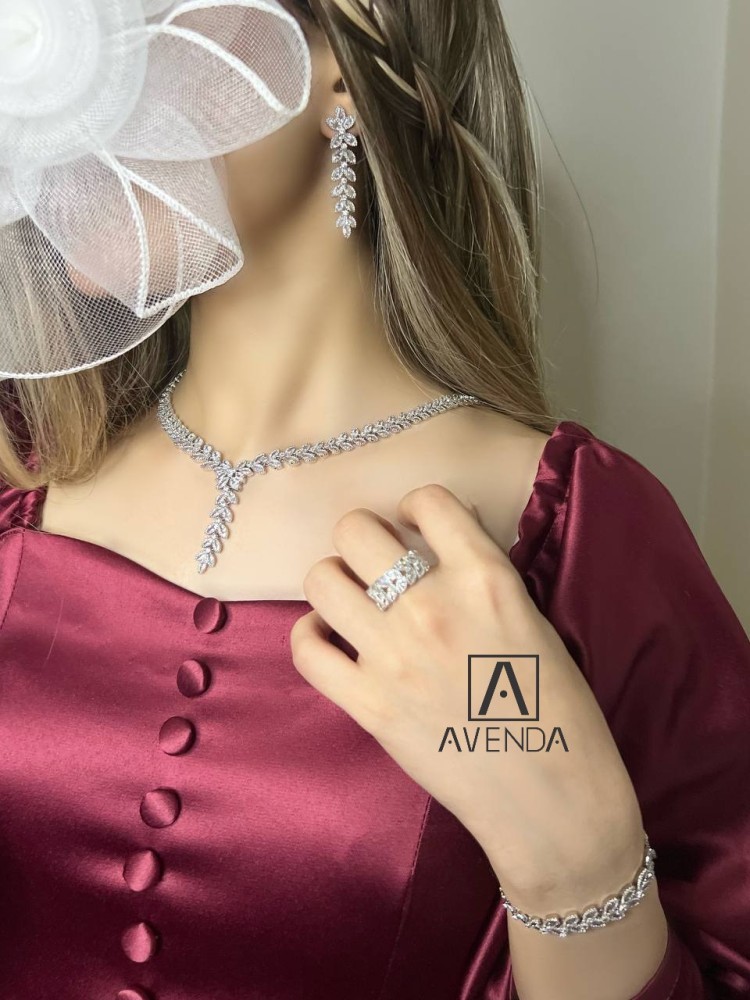 طقم مناسبات زركون بلون فضي