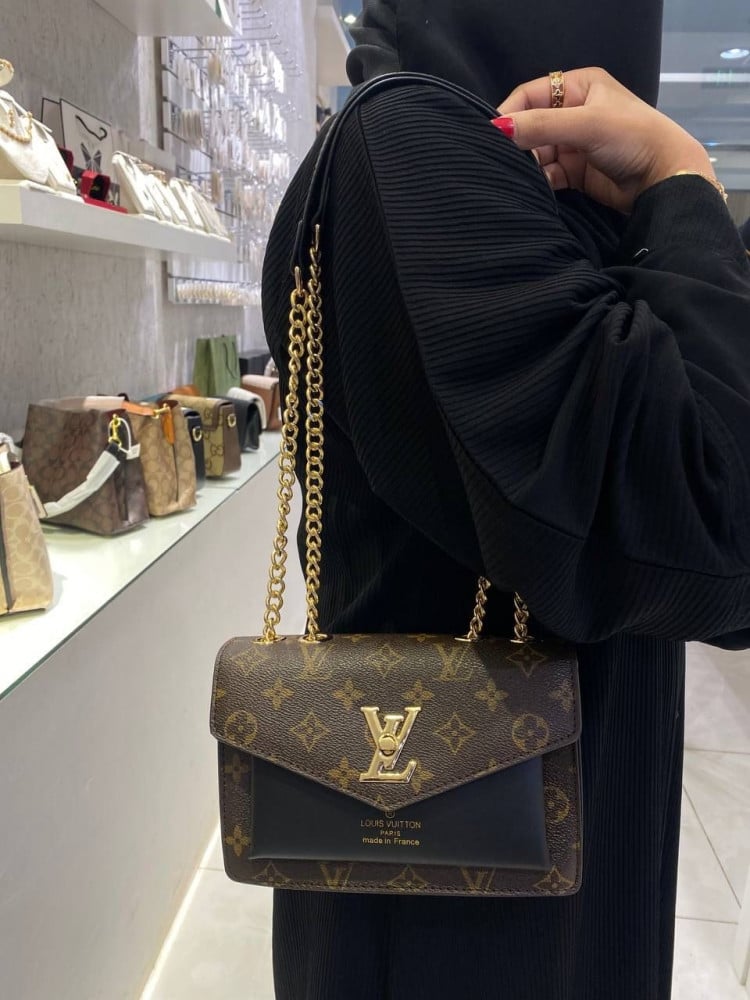حقيبة فاخره