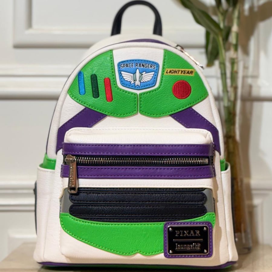 شنطة backpack - حكاية لعبة (باز يطير)