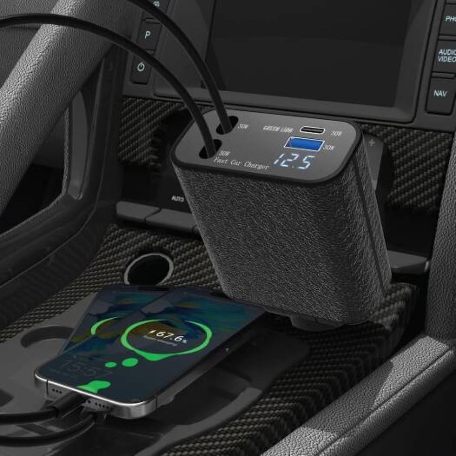 شاحن سيارة قابل للسحب بقوة 120 واط من Green Lion، شحن سريع PD بقوة 30 واط، منافذ USB-A وUSB-C، كابل USB-C وLightning مدمج، شاشة رقمية - أسود