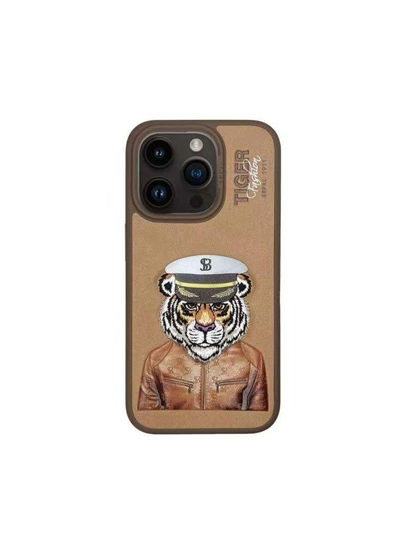 غلاف ايفون جلد من سلسلة Polo Fergus Tiger مع حروف بارزة ثلاثية الأبعاد وتصميم مطرز لهاتف PRO MAX / iPhone 15 Pro - بني