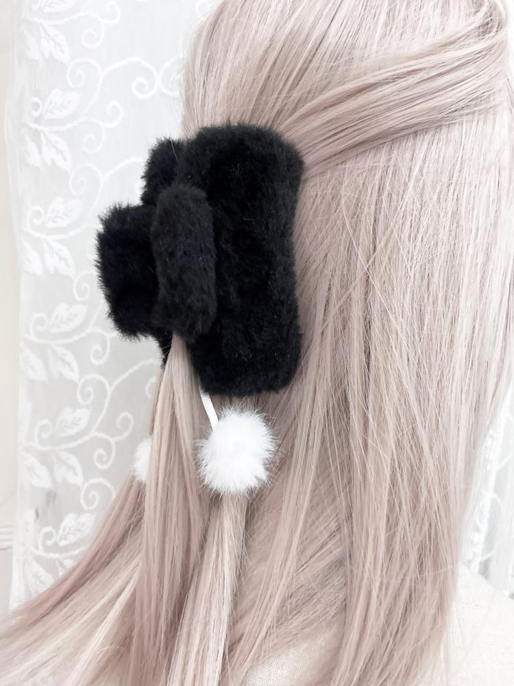 Black snowy dolly hair claw
