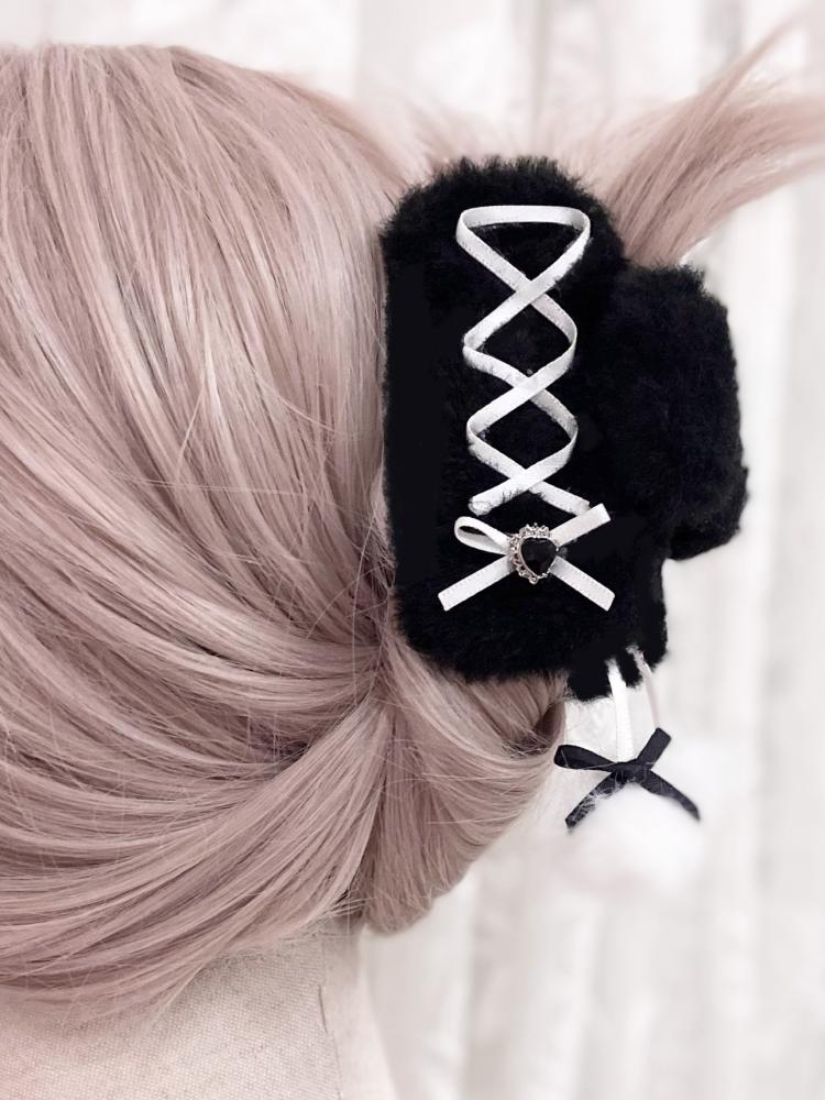 Black snowy dolly hair claw