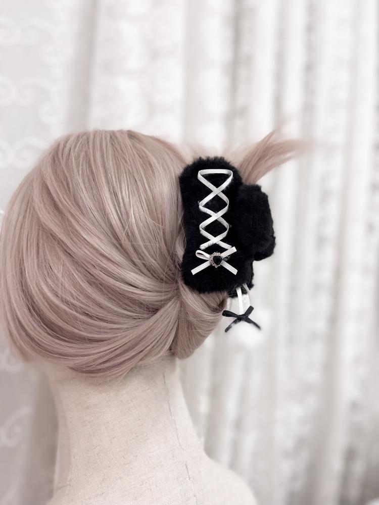 Black snowy dolly hair claw