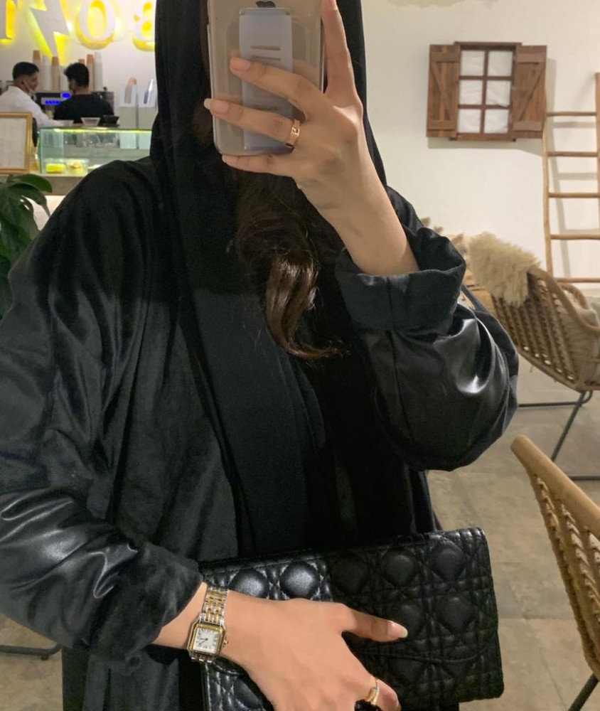 عباية شمواه اسود بأكمام جلد اسود لف