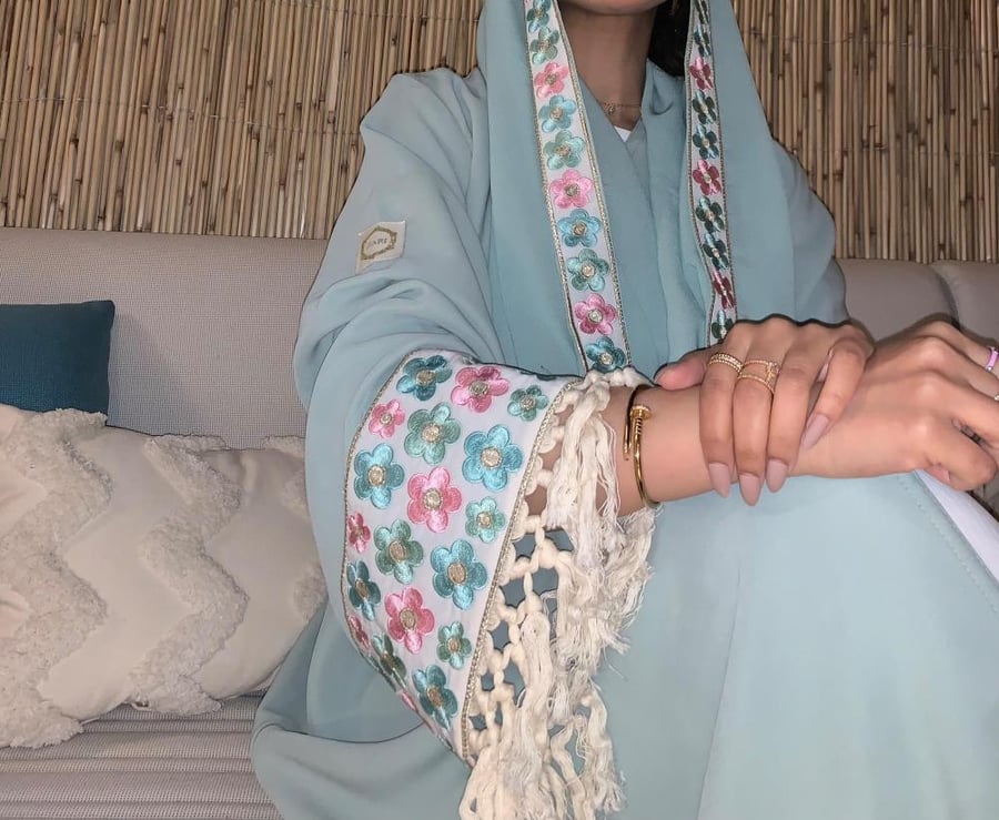 عباية لف نص كلوش كريب صيفي تطريز تيفاني