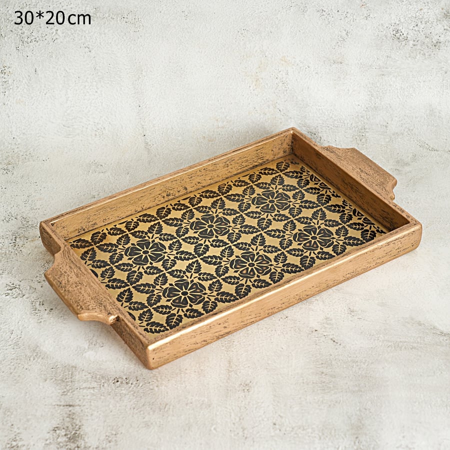 صينية تقديم خشب* نحاس مستطيلة بتصميم و نقوشات مميزة باللون الذهبي مقاس 20x30 سم