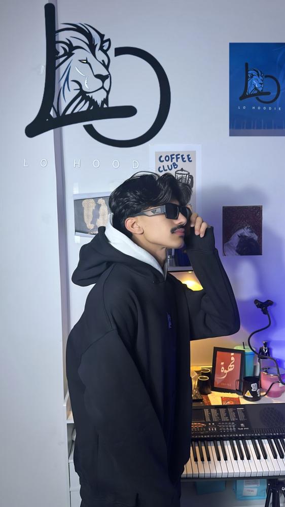 مناسب للجنسين Black hoodies