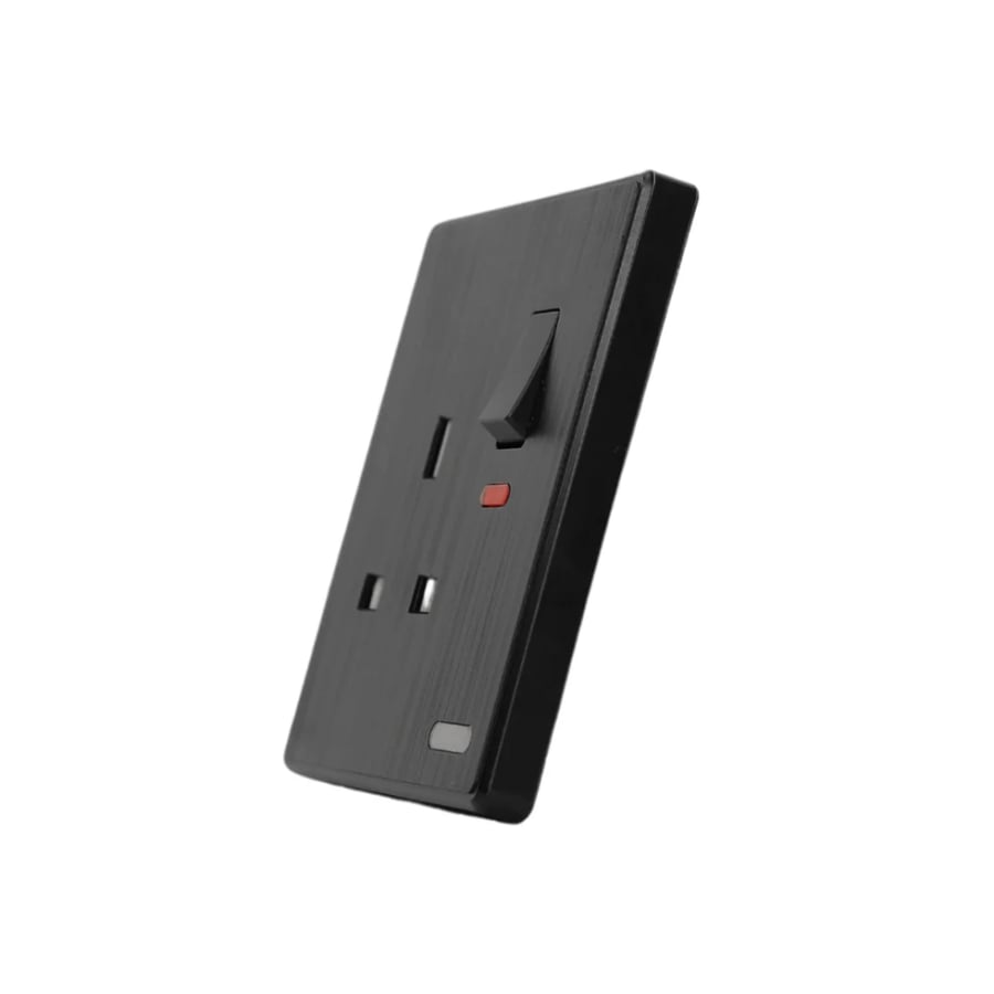 Black ELECT 13 Amp Fuse