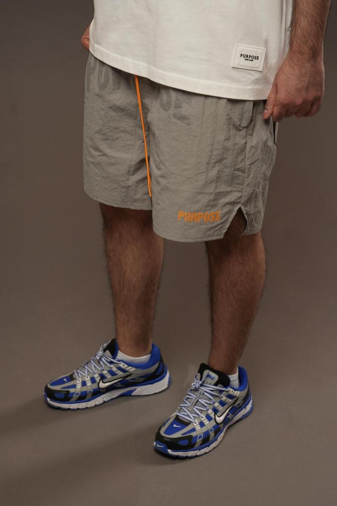 gray shorts