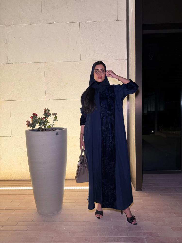 عباية مناير كحلي