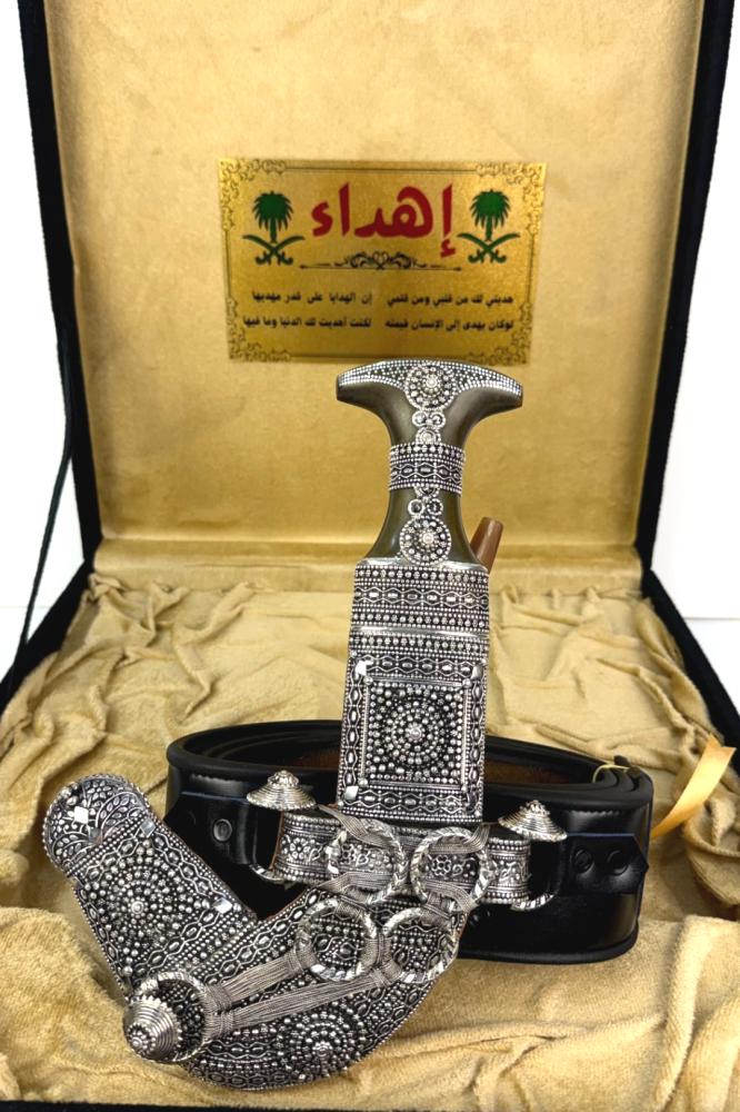 خنجر مقاس 5 صب فضة صافي عيار 925 الراس قرن طبيعي
