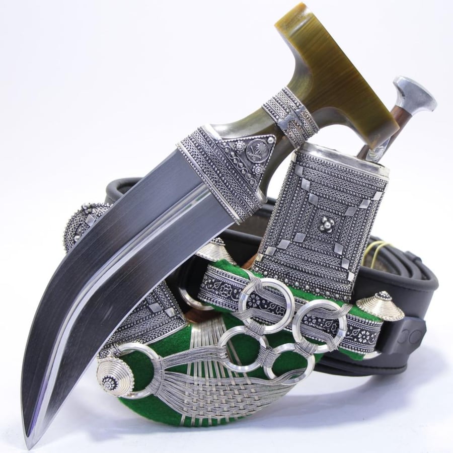 خنجر مقاس 6 صب فضة صافي عيار 925 الراس قرن طبيعي