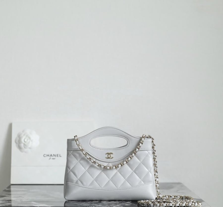 Chanel shopping bag 31
