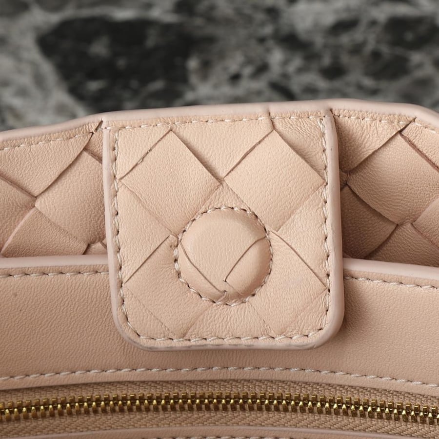 Bottega andiamo M size