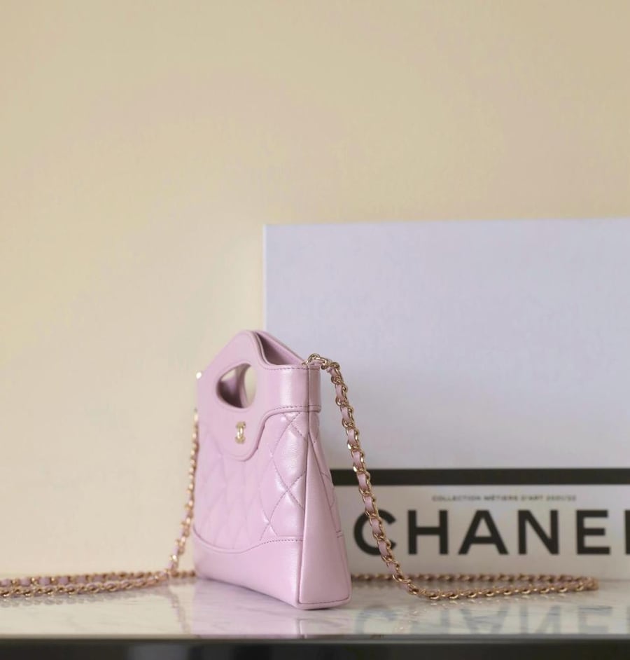 Chanel shopping bag 31