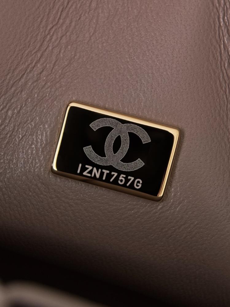 Chanel cf23