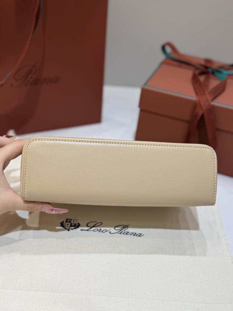 Saddle Leather extra bag23