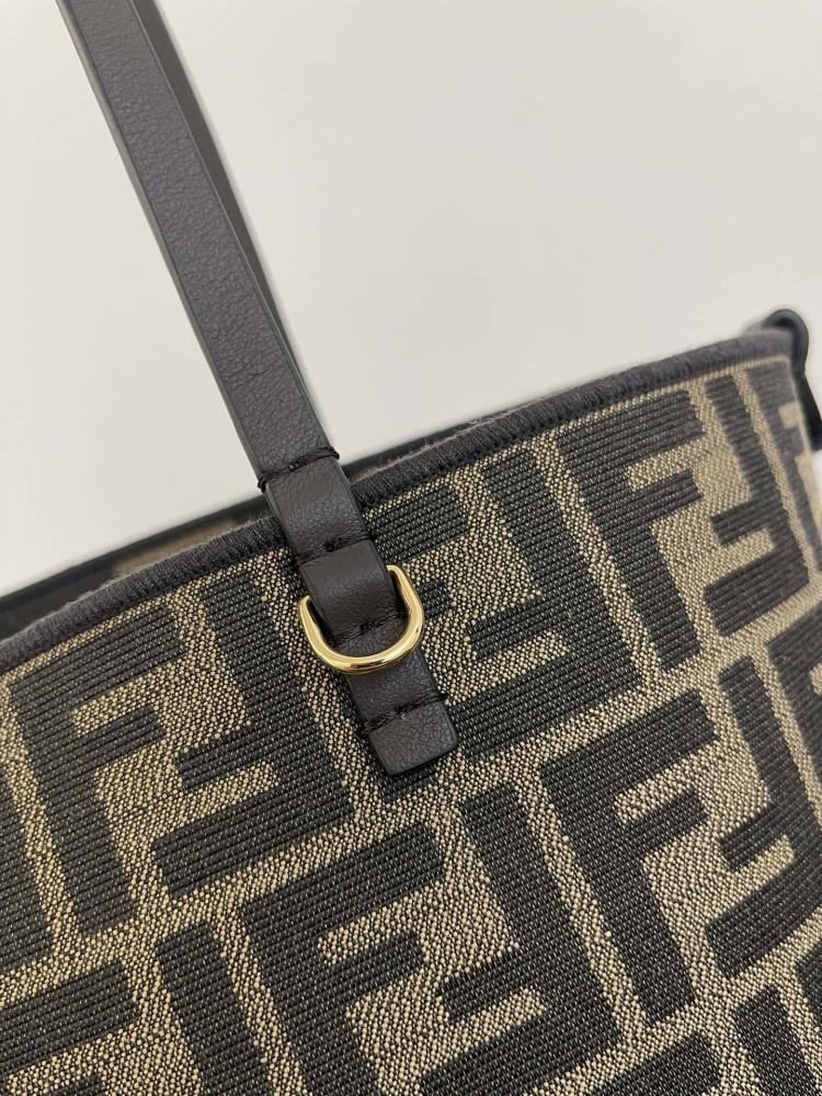 Fendi Roll tote bag