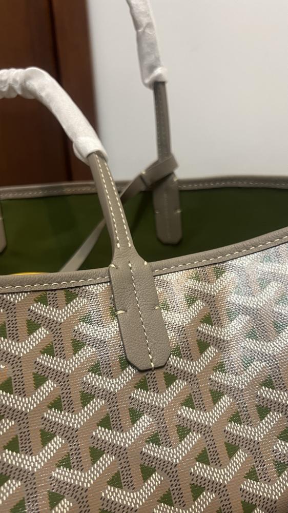Goyard tote pag