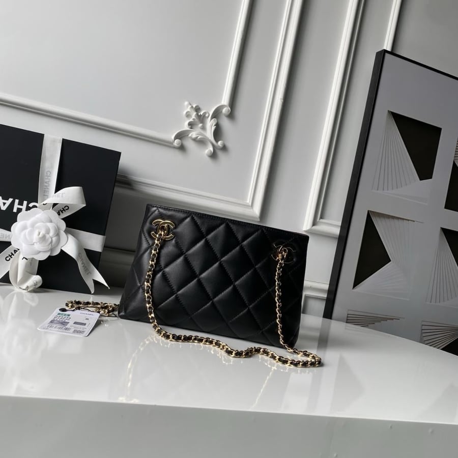 Chanel shoulder bag