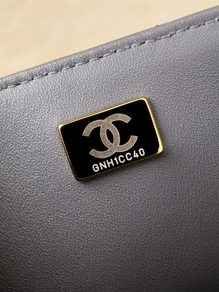 Chanel cf23