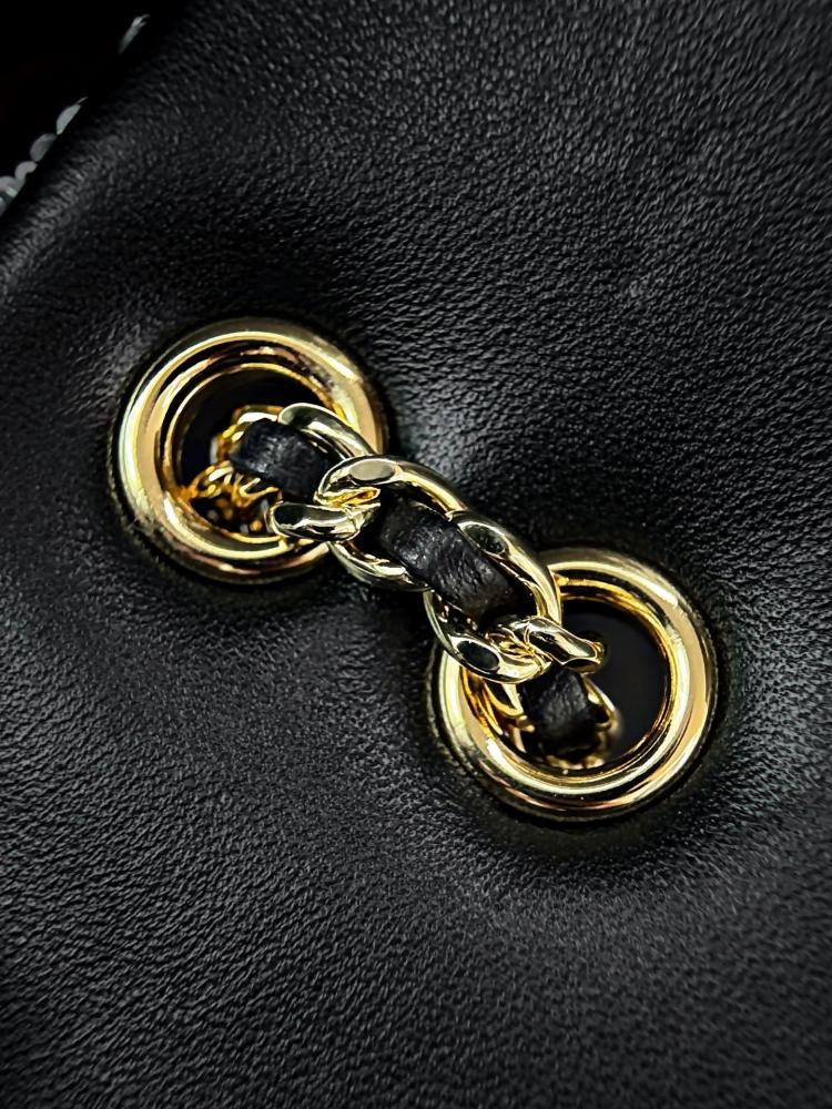Chanel CF- SO BLACK size 14* 21*8
