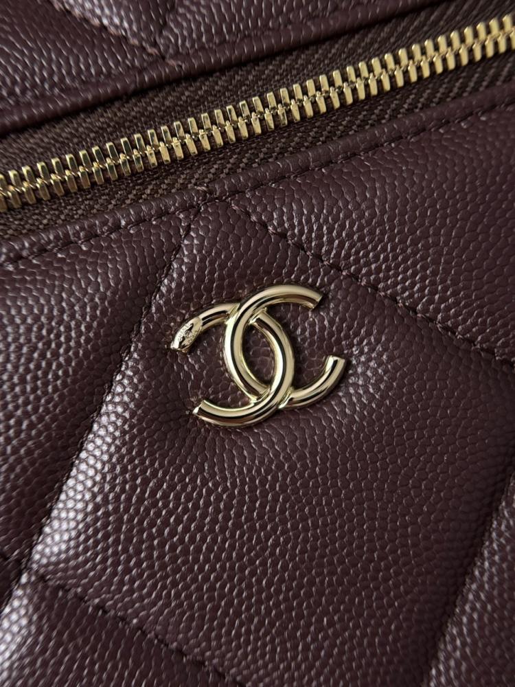 LP Chanel vanity bag (chocolate brown)
