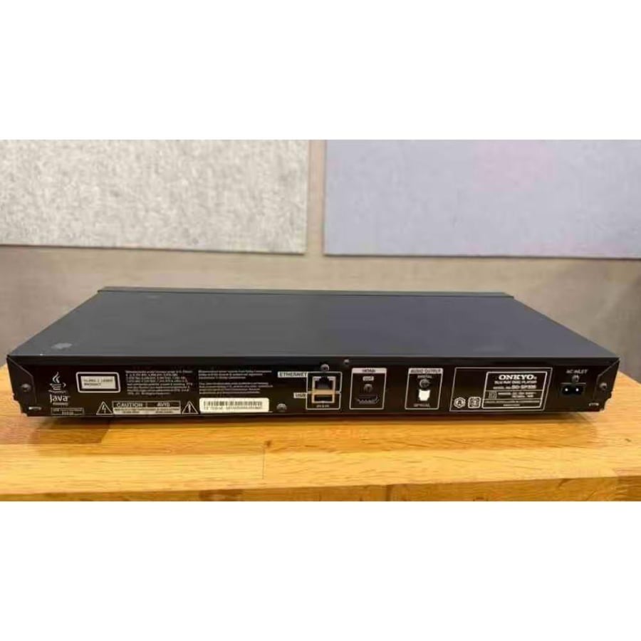 Onkyo BD-SP309 مشغل لأقراص Blu-ray ثلاثية الأبعاد مما يجعله مصدرًا عمليًا لأنظمة المسرح المنزلي عبر الشبكة
