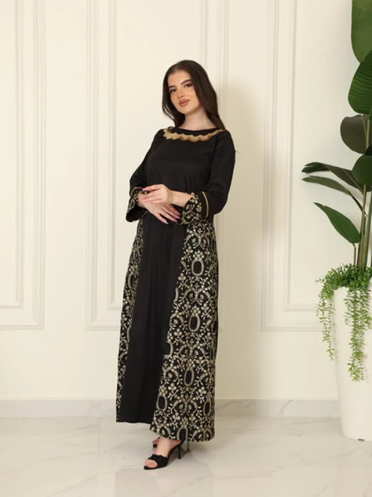 جلابيه اسود وذهبي
