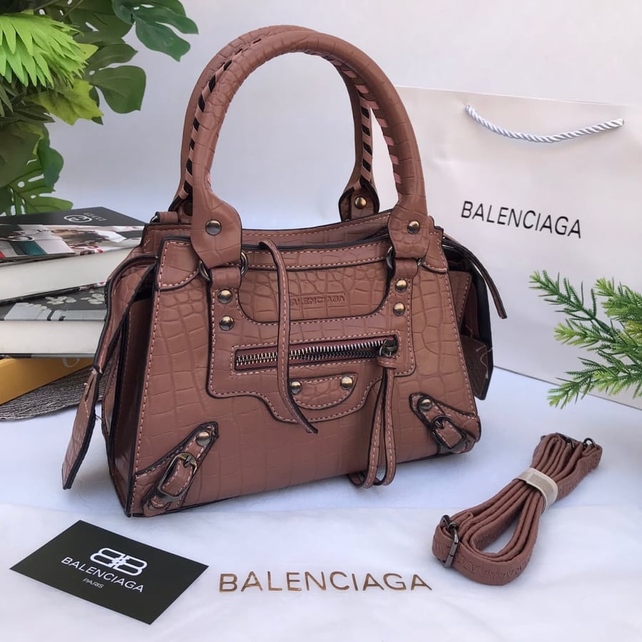 شنط شنطة بلنسياقا Balenciaga - متجر الخطوة الانيقة
