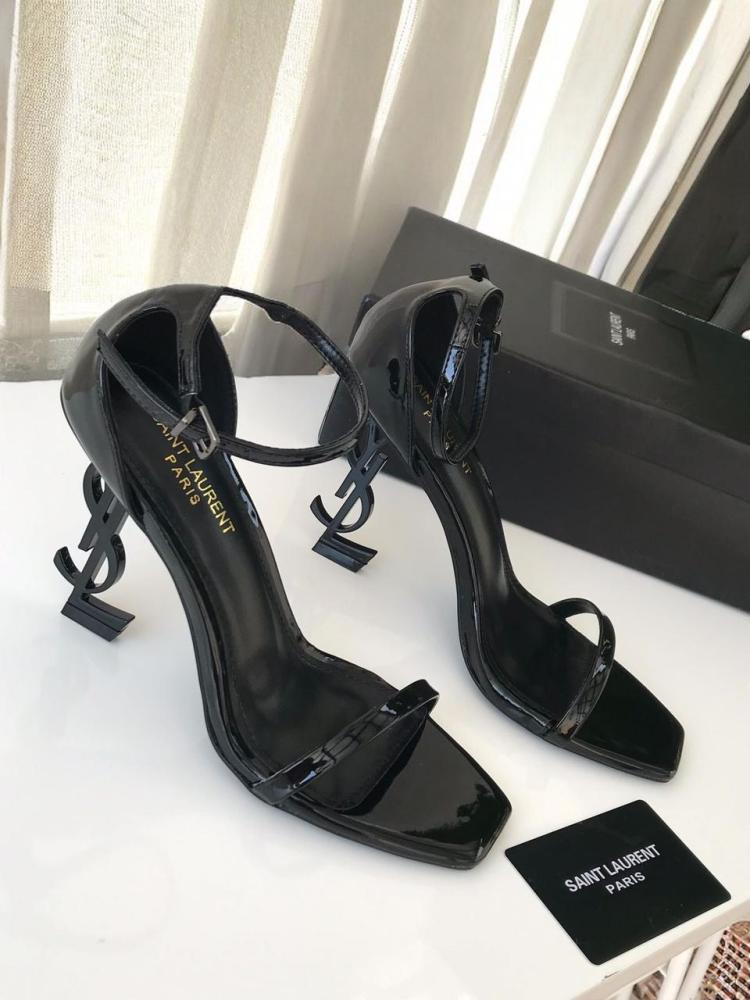 كعب سان لوران Saint Laurent - الخطوة الانيقة