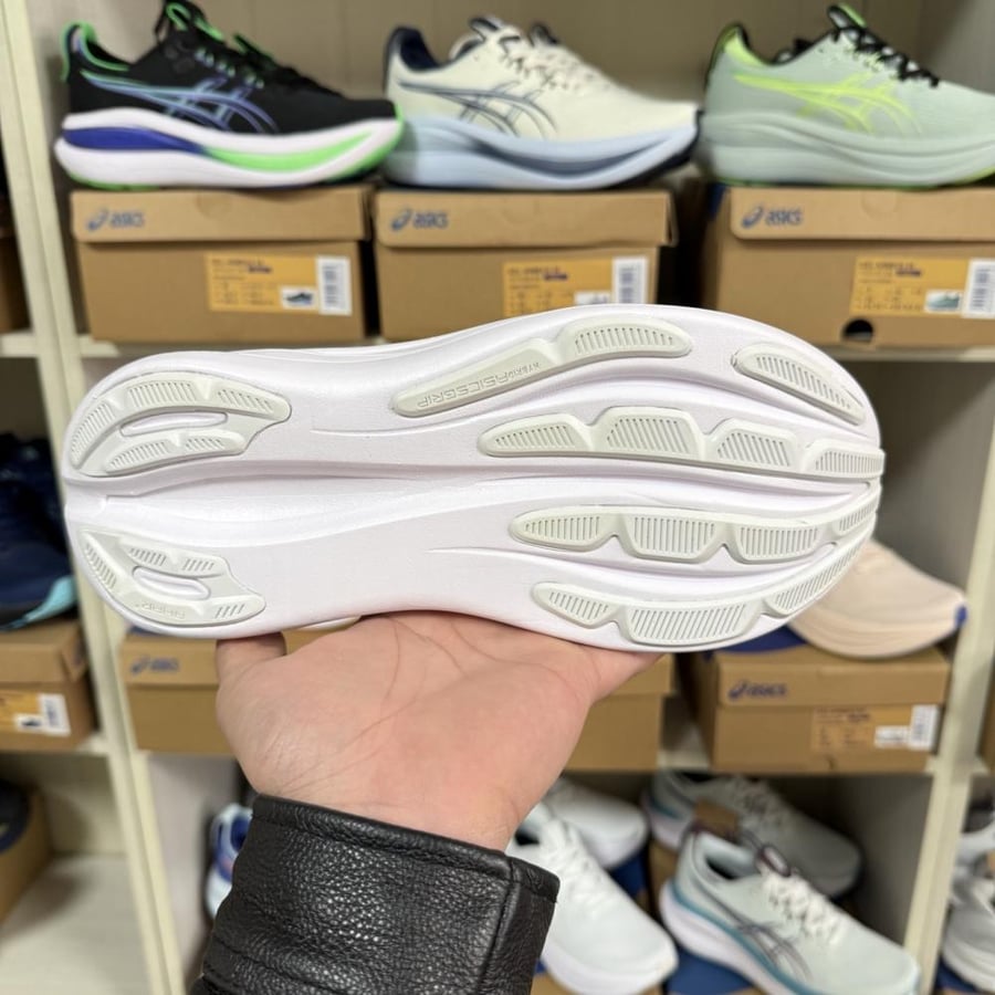 حذاء اسكس Asics جيل نيمبوس 28 الفخم - ASI-OU-064-ES