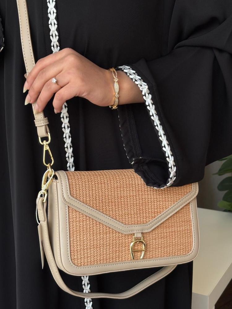 شنطة يد نسائية آغنر Aigner بإطلالة عصرية - AIG-004-ES